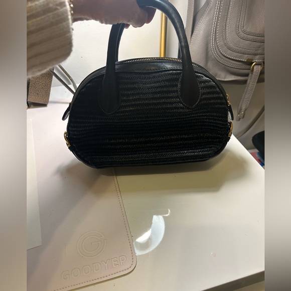 Ferragamo purse - Picture 5 of 7